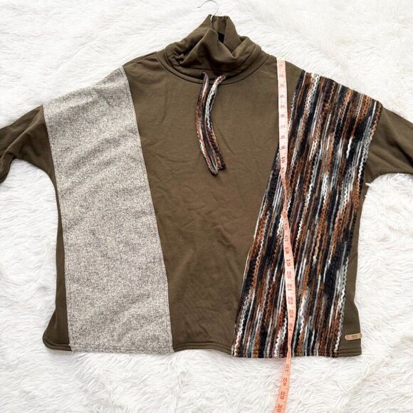 Women BKE Cowl Neck Pieced Turtleneck Pullover Relaxed Fit in Olive Size Small - Picture 5 of 8